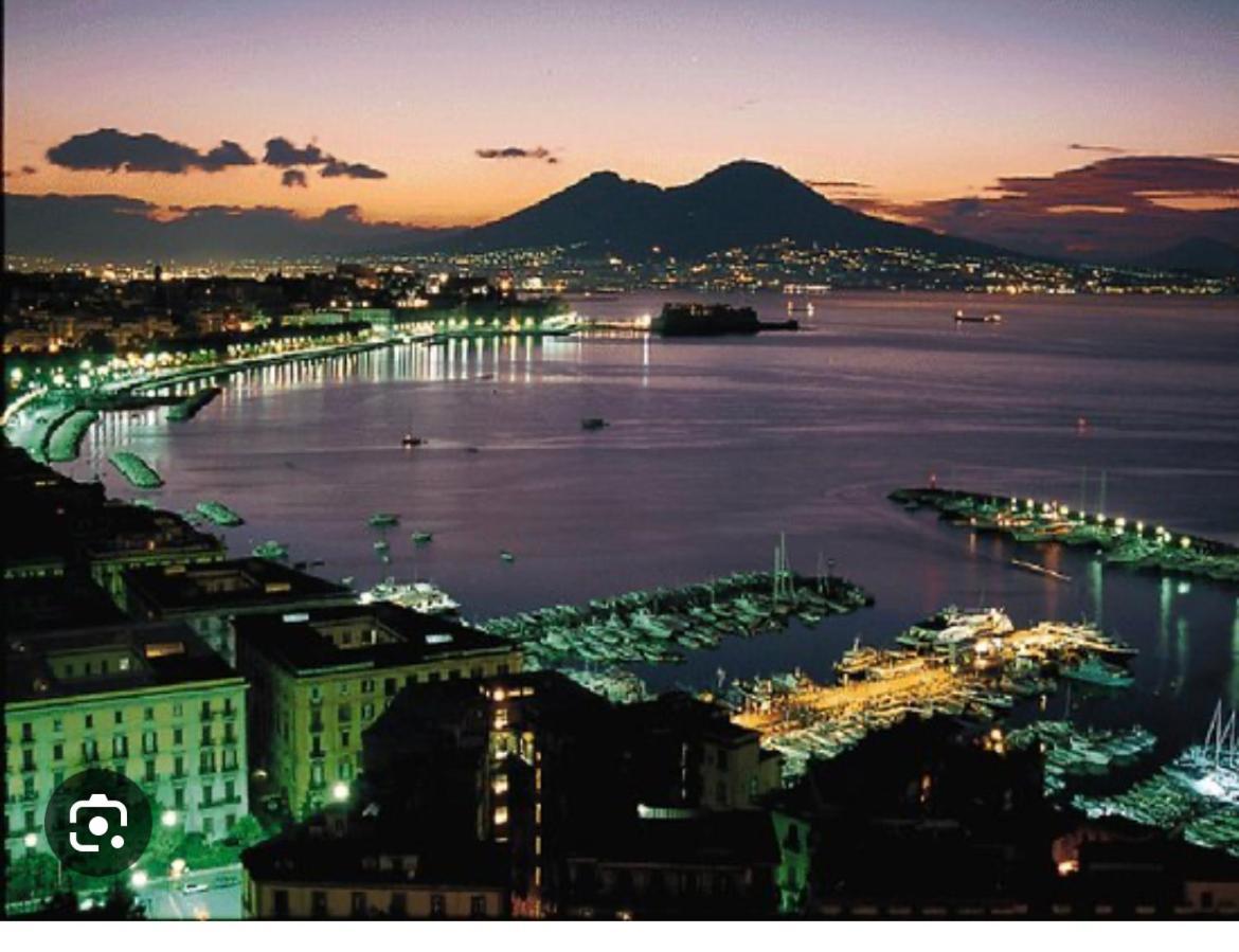 Napoli Sunny Charme Apartamento Exterior foto